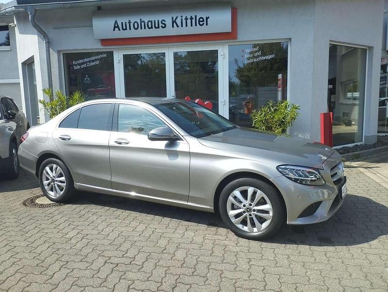 Mojavesilber Gebraucht 2019 Mercedes C200 Limousine | 25.990 € (Superpreis) - Bild 1/4