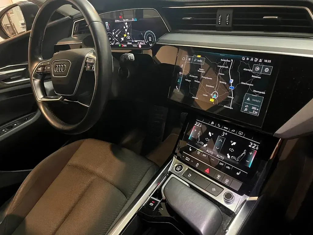 Gebraucht Audi e-tron 300 kW (408 PS) 2021 Grau SUV
