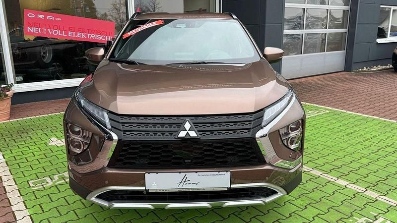 Gebraucht Mitsubishi Eclipse Cross Plus 188 PS (138 kW) 2024 Braun SUV