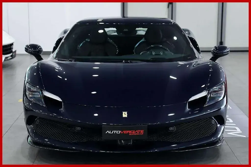 Gebraucht Ferrari 296 662 PS (486 kW) 2025 Blau Cabrio