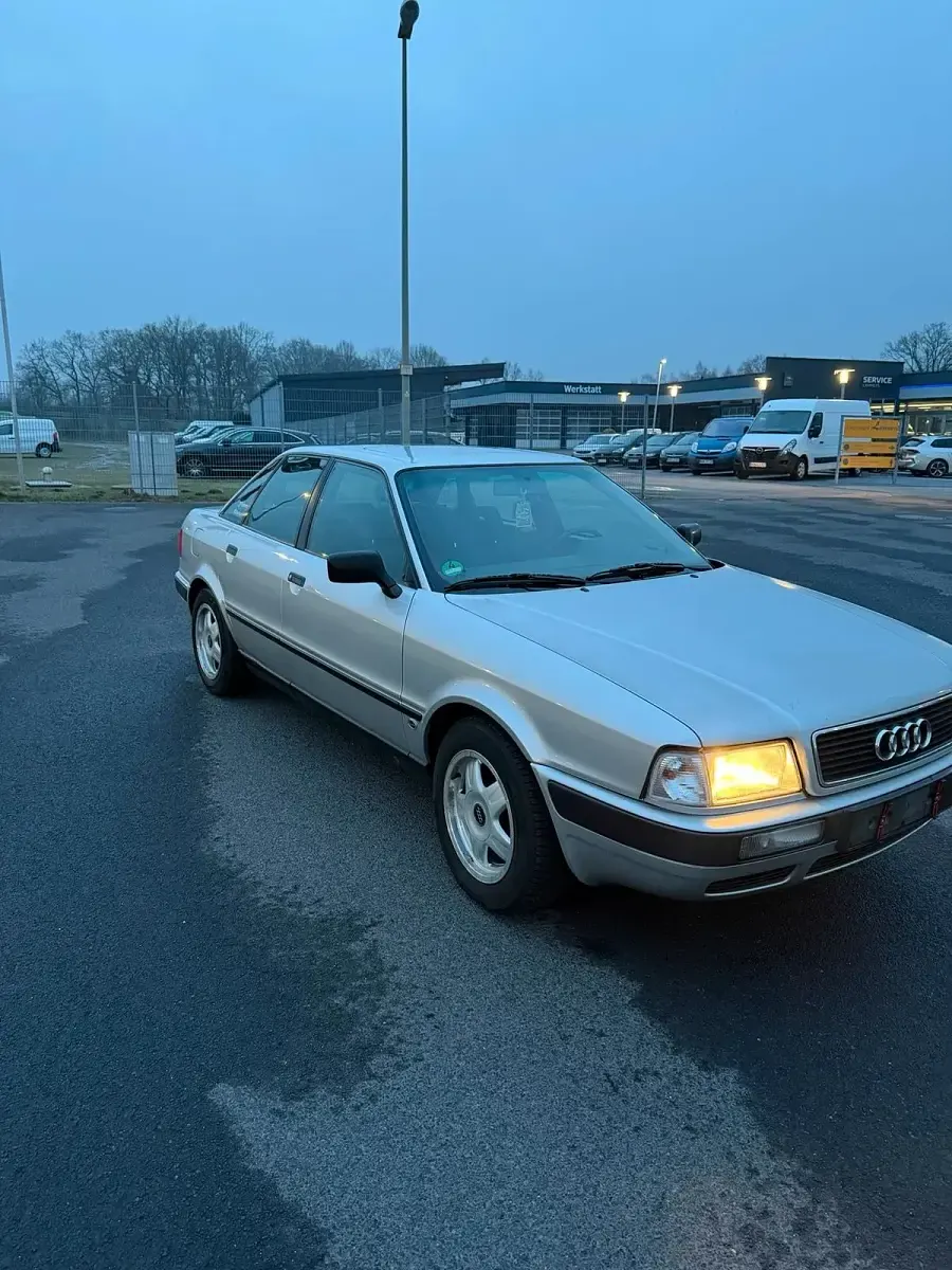 Gebraucht Audi 80 90 PS (66 kW) 1994 Silber Limousine