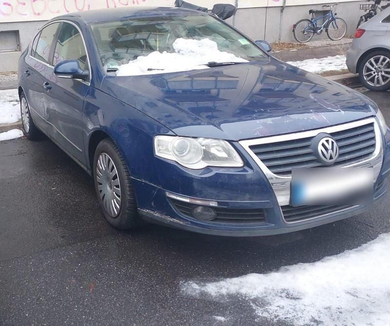 Gebraucht VW Passat 131 PS (96 kW) 2006 Blau Limousine