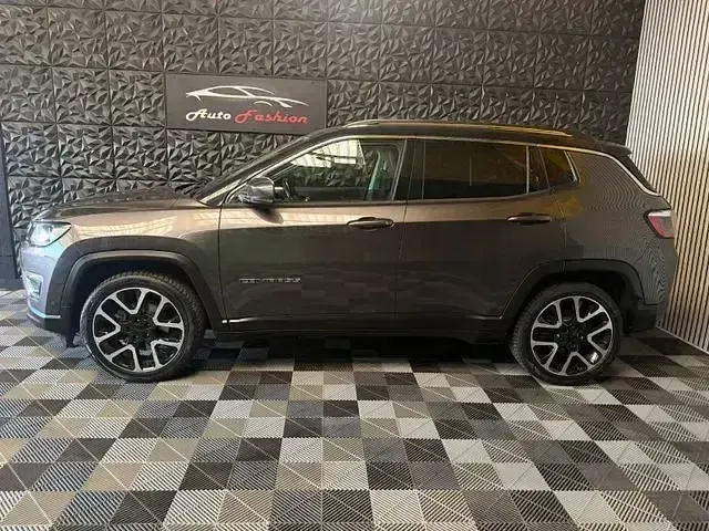 Gebraucht Jeep Compass Limited 150 PS (110 kW) 2021 Braun SUV