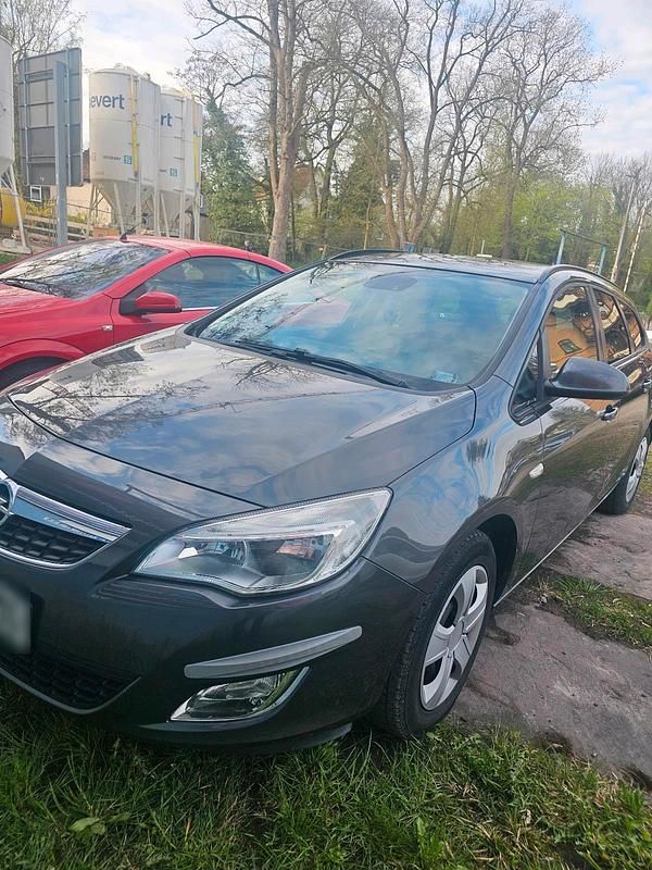 Usata Opel Astra 101 CV (74 kW) 2011 Grigio Berlina