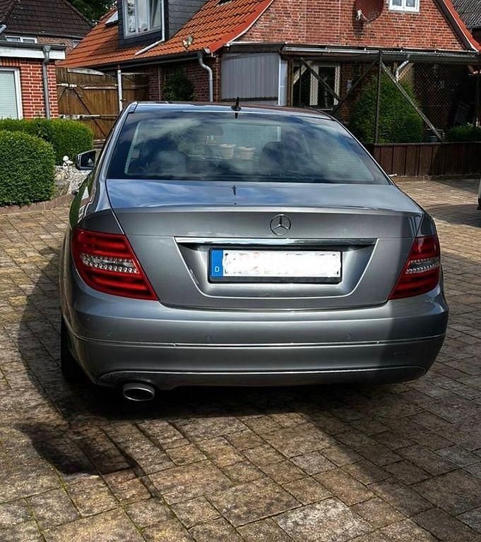 Gebraucht Mercedes C200 Avantgarde 184 PS (135 kW) 2012 Grau Limousine