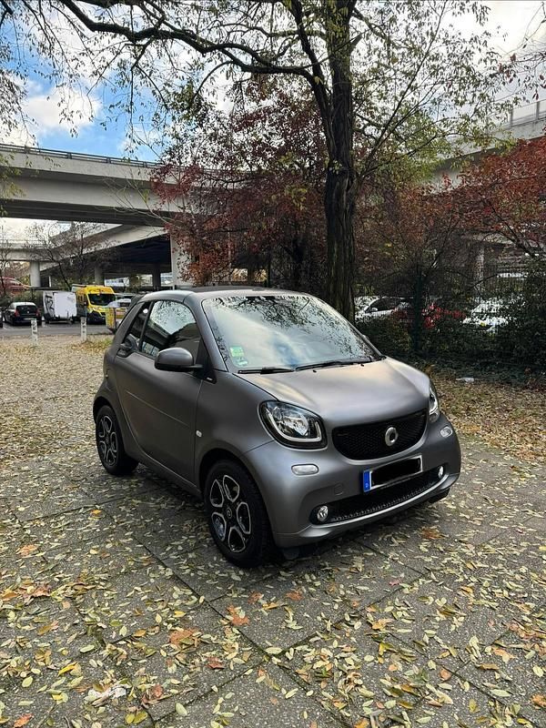 Grau Gebraucht 2017 Smart ForTwo Cabrio Passion Cabrio | 14.390 € (Etwas zu teuer) - Bild 1/4