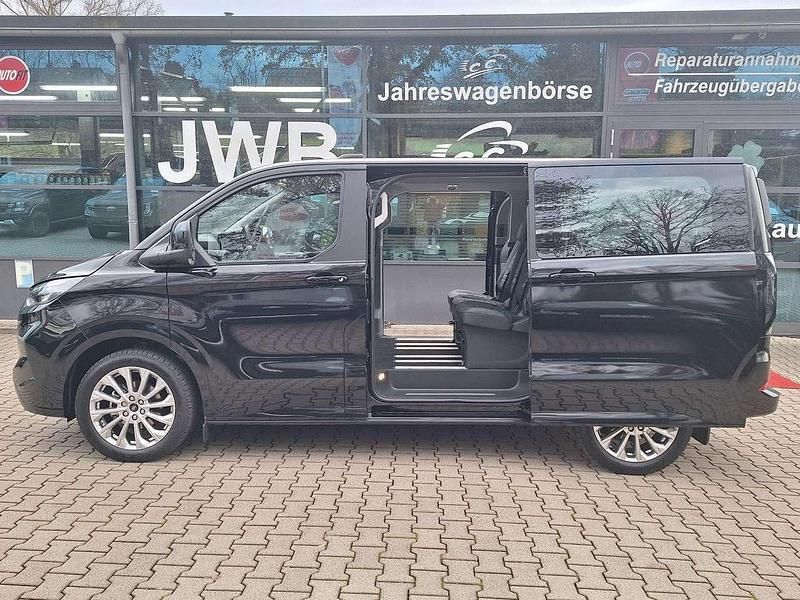 Agate black met. Neu 2025 Ford Tourneo Custom Titanium Van / Kleinbus | 62.666 € (Etwas zu teuer) - Bild 1/4