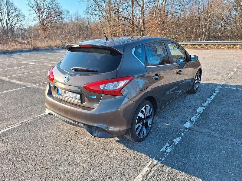 Gebraucht Nissan Pulsar 360º 110 PS (80 kW) 2016 Braun Kleinwagen