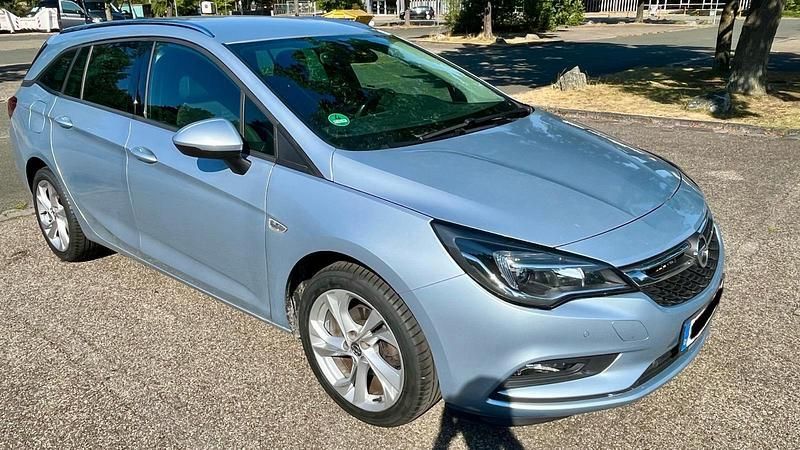 Silber Gebraucht 2018 Opel Astra Kombi | 11.300 € (Guter Preis) - Bild 1/4