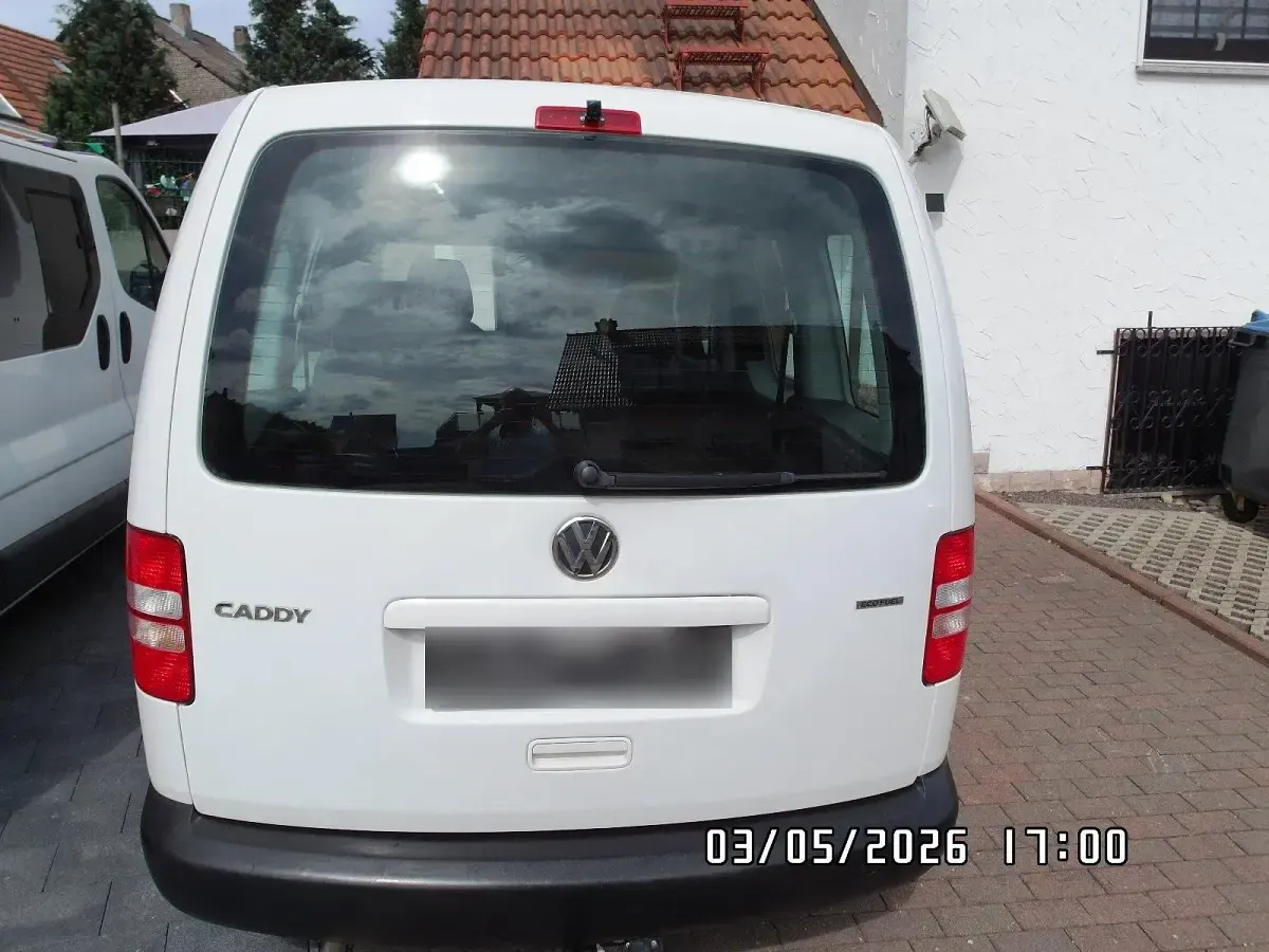 Używany VW Caddy 108 KM (79 kW) 2011 Biały Minivan