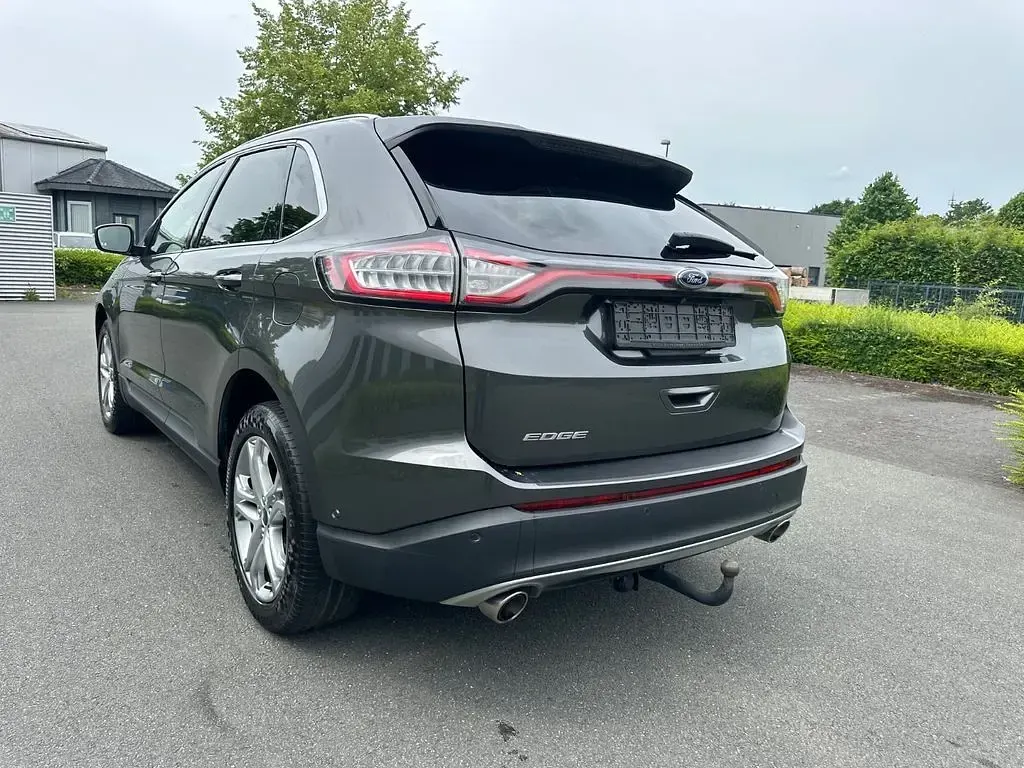 Gebraucht Ford Edge Titanium 179 PS (131 kW) 2017 Grau SUV