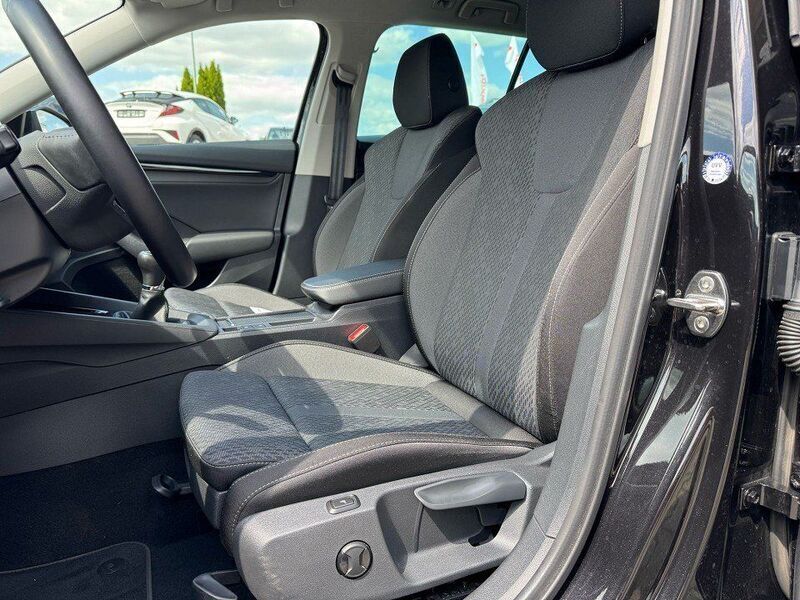 Gebraucht Skoda Octavia Ambition 150 PS (110 kW) 2021 Blackmagic perleffekt Kombi