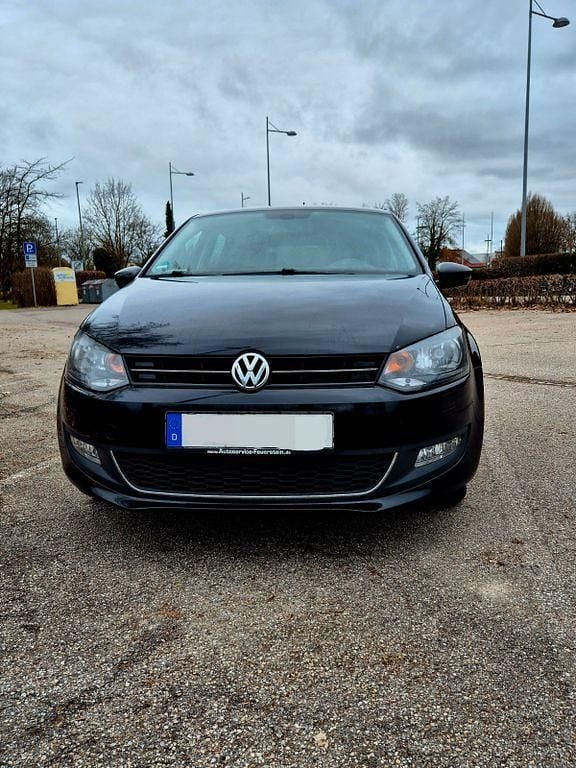 Gebraucht VW Polo Life 90 PS (66 kW) 2013 Schwarz Kleinwagen