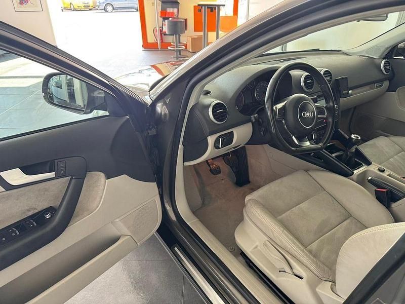 Gebraucht Audi A3 Ambition 140 PS (102 kW) 2011 Grau Kleinwagen