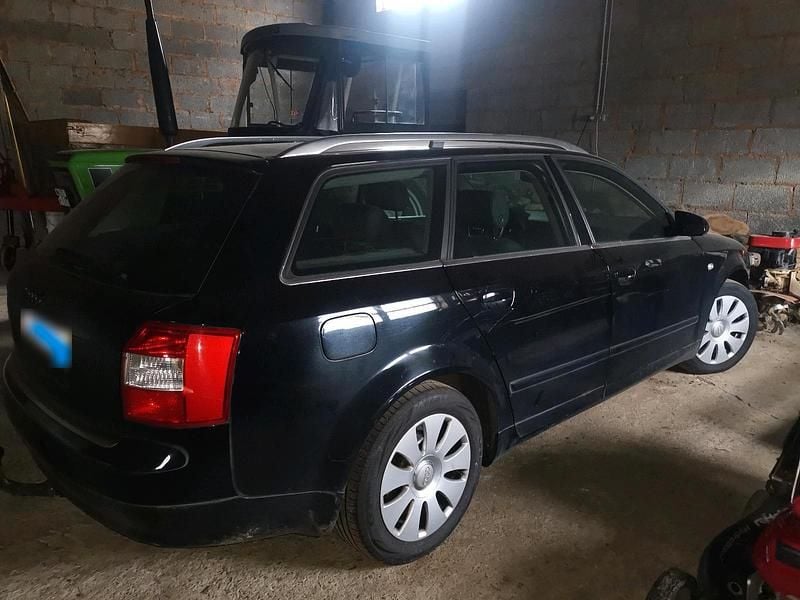 Gebraucht Audi A4 130 PS (95 kW) 2004 Schwarz Kombi