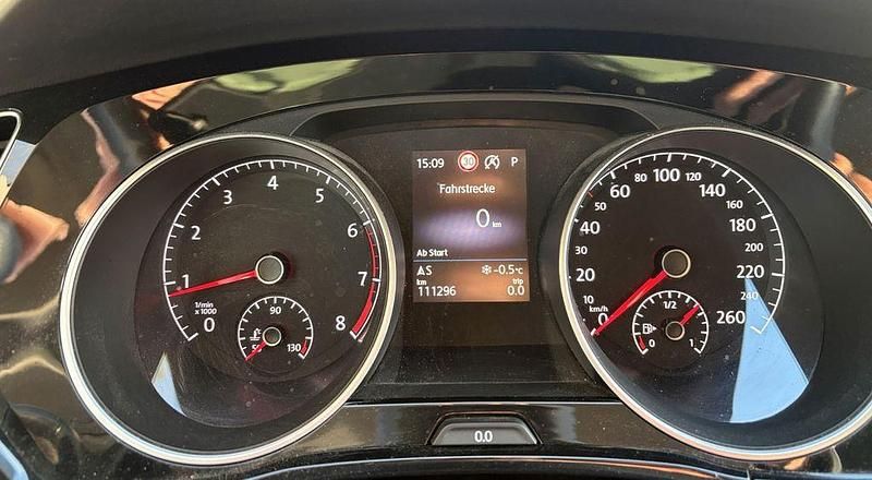 Gebraucht VW Touran Highline 150 PS (110 kW) 2017 Silber Van / Kleinbus