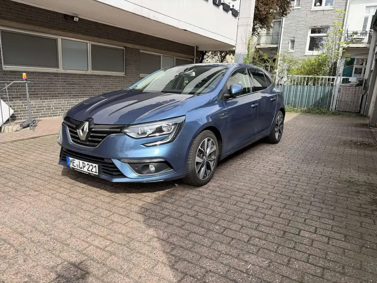 Gebraucht Renault Mégane IV Bose Edition 110 PS (80 kW) 2017 Blau Limousine