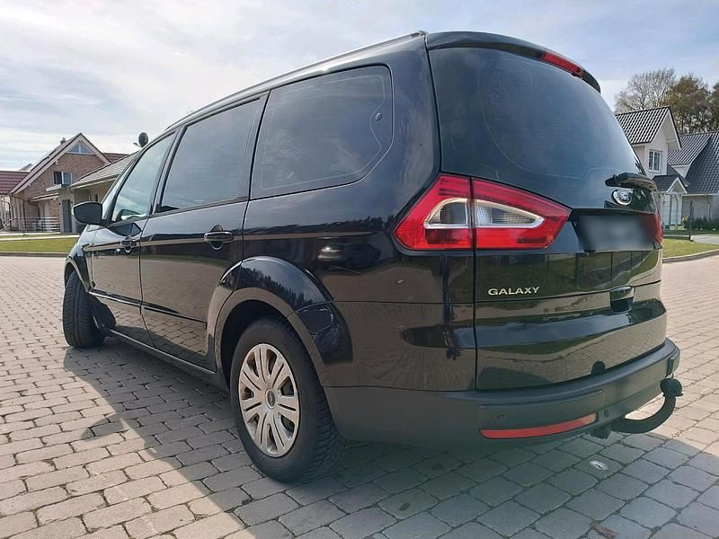 Gebraucht Ford Galaxy 140 PS (102 kW) 2013 Schwarz Van / Kleinbus
