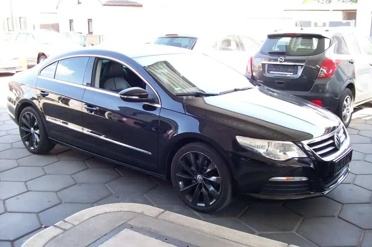 Gebraucht VW Passat Basis 211 PS (155 kW) 2011 Deep black perleffekt Limousine