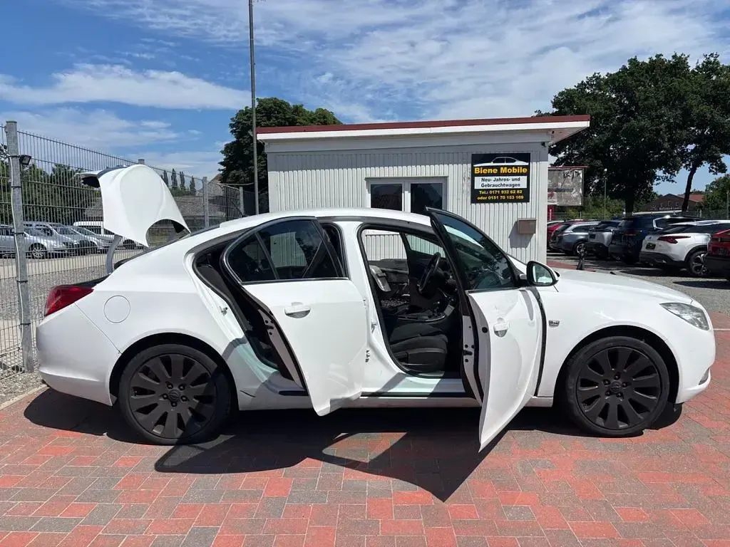 Gebraucht Opel Insignia Selection 110 PS (80 kW) 2009 Weiß Limousine