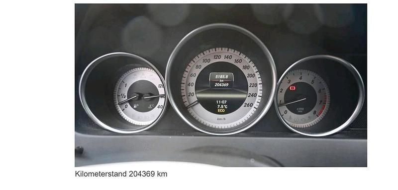 Gebraucht Mercedes C180 156 PS (114 kW) 2011 Silber Coupé