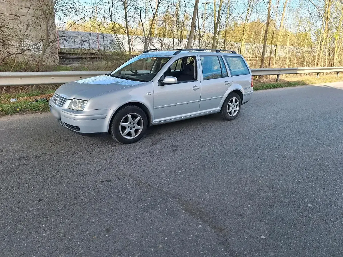 Second-hand VW Bora 116 CP (85 kW) 2000 Verde Break