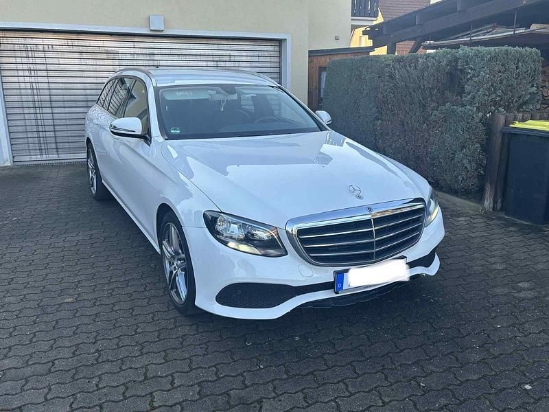 Weiß Gebraucht 2017 Mercedes E220 Kombi | 18.900 € (Superpreis) - Bild 1/4