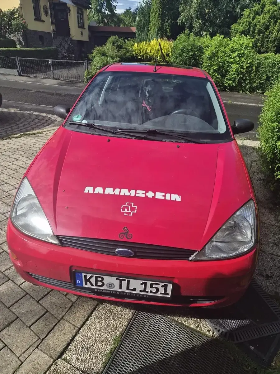 Gebraucht Ford Focus 100 PS (73 kW) 1999 Rot Limousine
