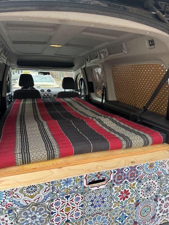 Gebraucht VW Caddy 102 PS (75 kW) 2011 Schwarz Van / Kleinbus