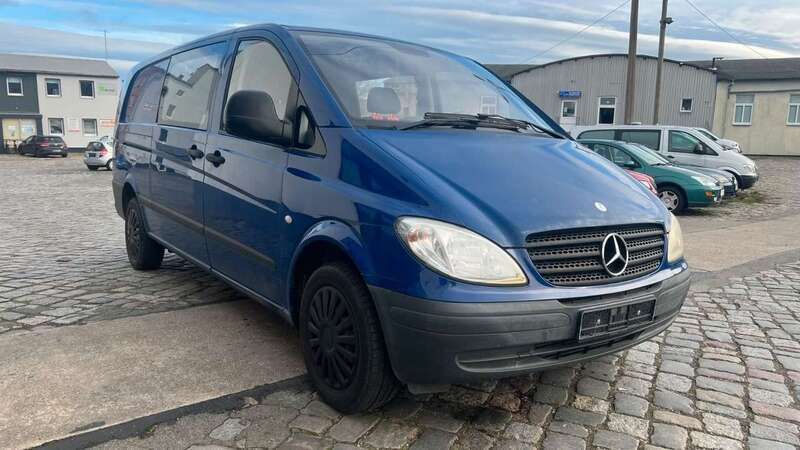 Atlantisblau Gebraucht 2007 Mercedes Vito Van / Kleinbus | 5.190 € (Etwas zu teuer) - Bild 1/4