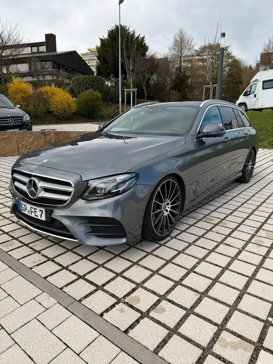 Usado Mercedes E220 AMG 194 CV (142 kW) 2017 Gris Familiar
