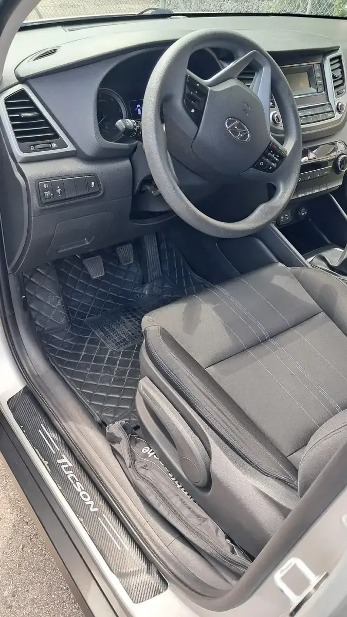 Gebraucht Hyundai Tucson 116 PS (85 kW) 2016 Grau SUV