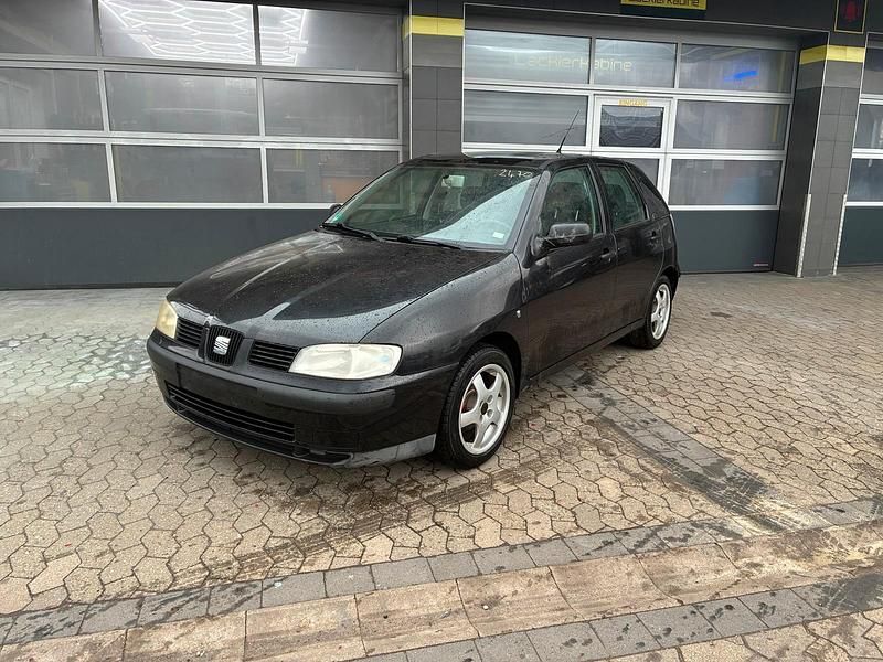 Gebraucht Seat Ibiza 60 PS (44 kW) 2001 Schwarz Kleinwagen