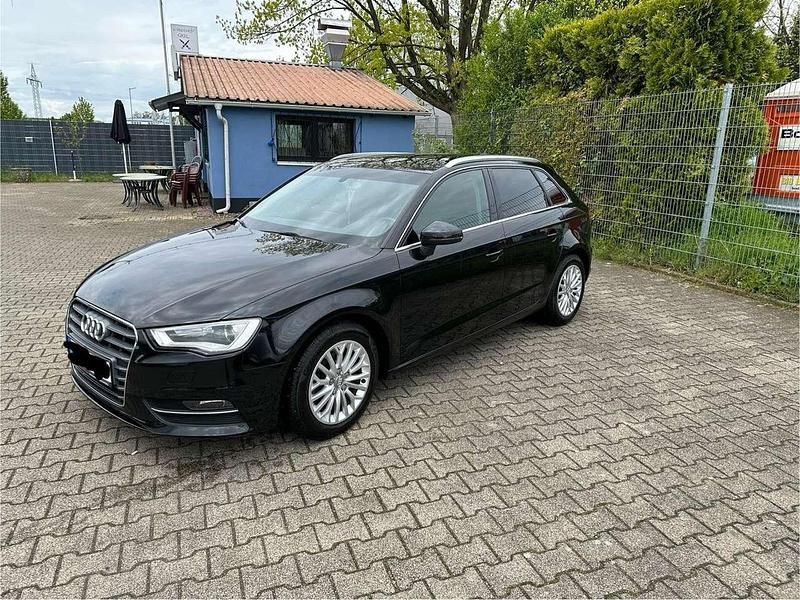 Schwarz Gebraucht 2015 Audi A3 Ambiente Kleinwagen | 13.000 € (Fairer Preis) - Bild 1/4