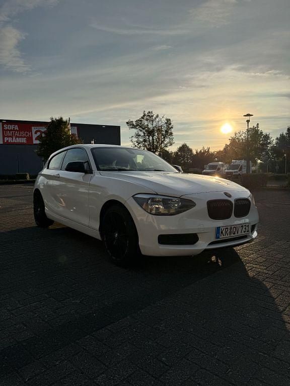 Gebraucht BMW 114 102 PS (75 kW) 2013 Weiß Kleinwagen