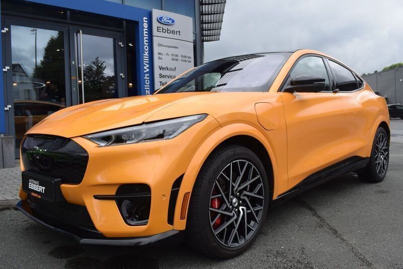 Orange Gebraucht 2022 Ford Mustang Mach-E GT SUV | 43.950 € (Guter Preis) - Bild 1/4