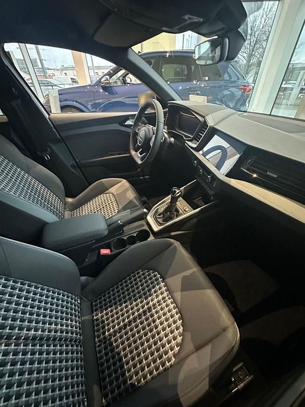 Gebraucht Audi A1 Ambiente 116 PS (85 kW) 2025 Weiß SUV