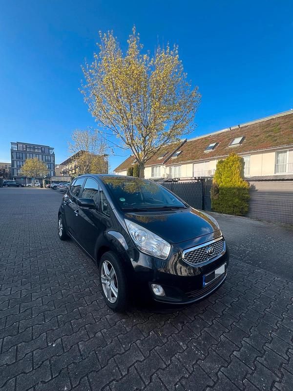 Gebraucht Kia Venga 128 PS (94 kW) 2011 Schwarz Kleinwagen