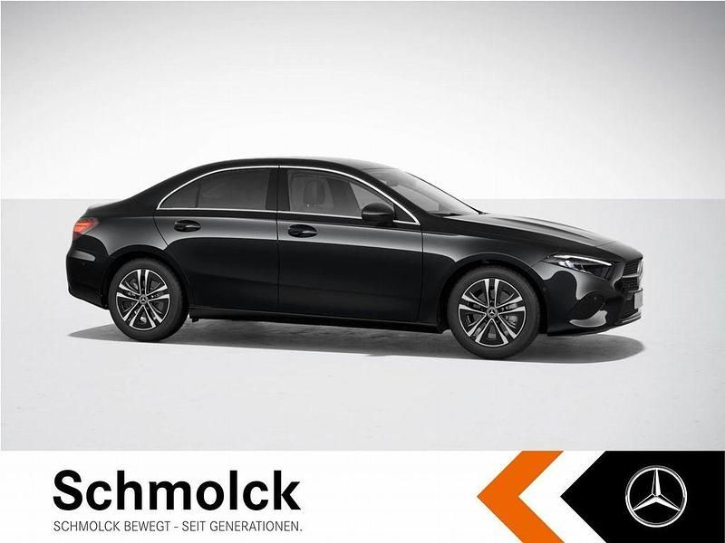 Gebraucht Mercedes A200 Progressive 163 PS (119 kW) 2024 Schwarz Limousine