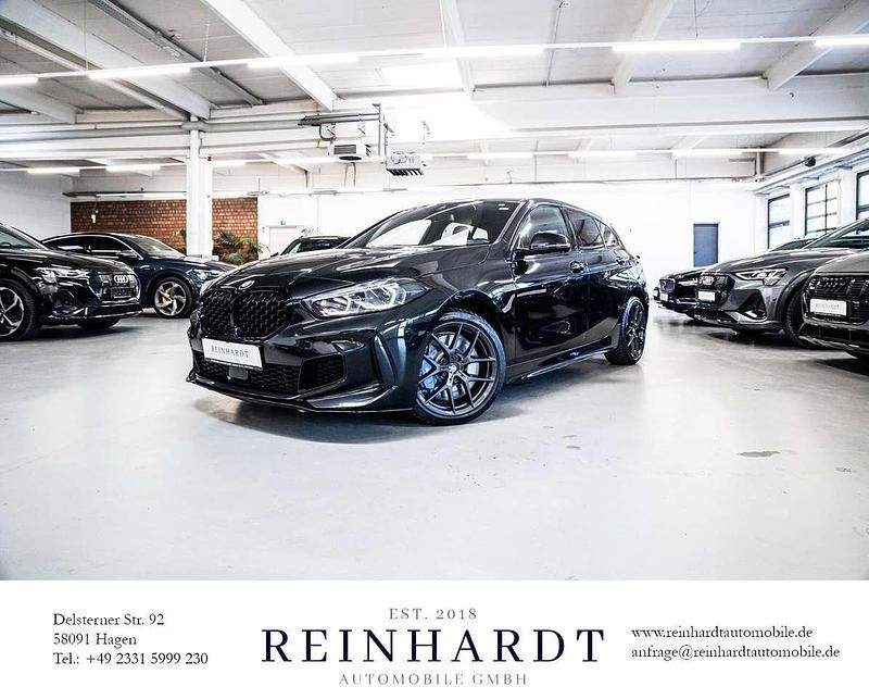 Black sapphire metallic Gebraucht 2023 BMW 135 Kleinwagen | 34.575 € (Fairer Preis) - Bild 1/3