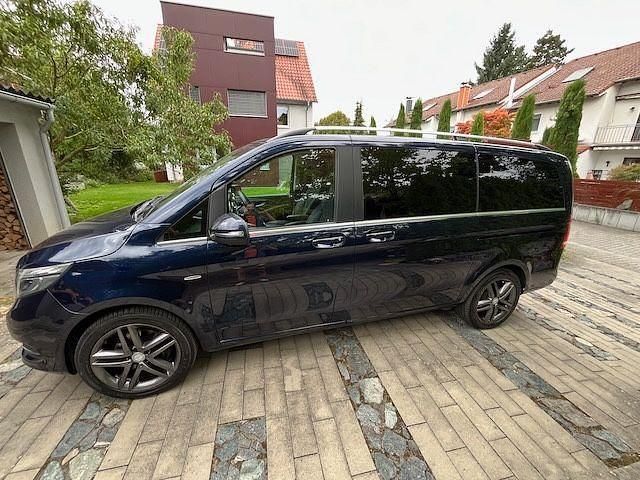 Schwarz Gebraucht 2016 Mercedes V250 Avantgarde Edition Van / Kleinbus | 29.900 € (Superpreis) - Bild 1/4