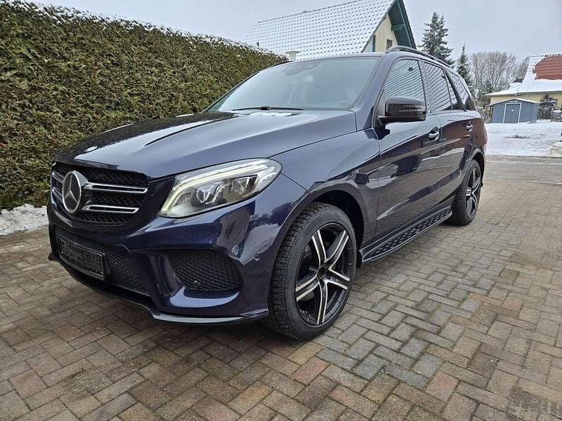 Cavansitblau metalliclack Gebraucht 2017 Mercedes GLE350 AMG line SUV | 35.550 € (Fairer Preis) - Bild 1/4