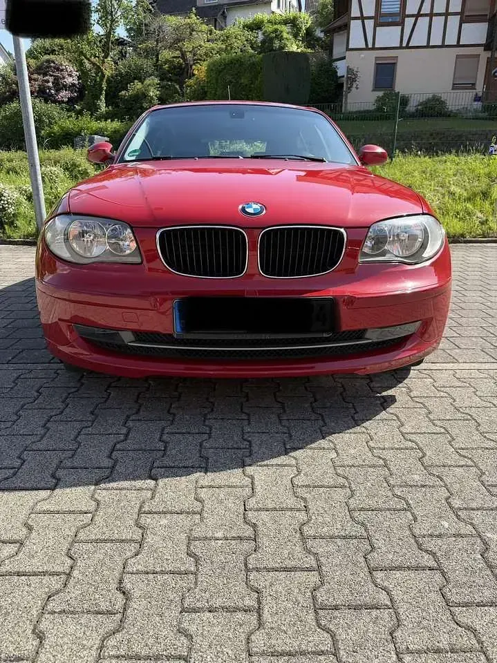 Gebraucht BMW 116 122 PS (89 kW) 2008 Rot Kleinwagen