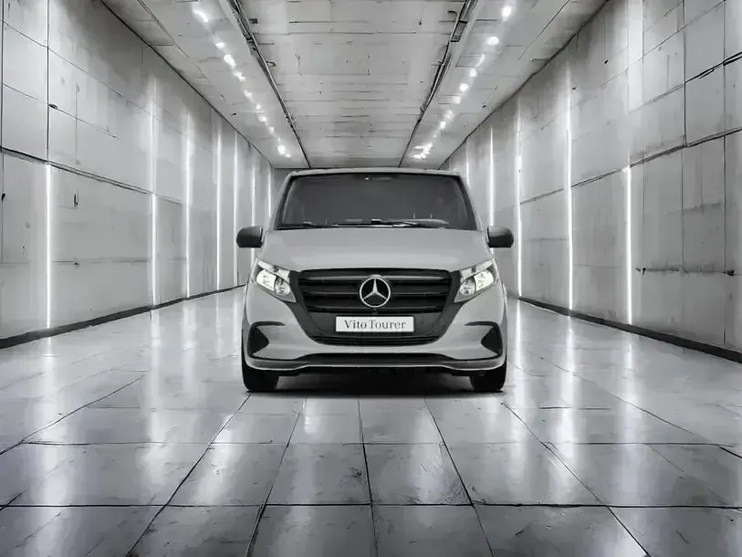 Gebraucht Mercedes Vito 163 PS (119 kW) 2025 Grau Van
