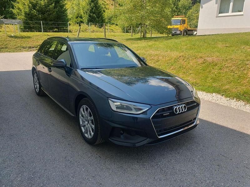 Gebraucht Audi A4 Sport 204 PS (150 kW) 2024 Grau Kombi