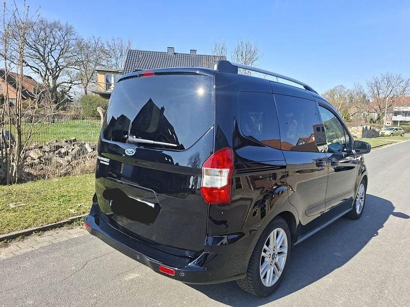 Gebraucht Ford Tourneo Courier Titanium 101 PS (74 kW) 2019 Schwarz Van / Kleinbus