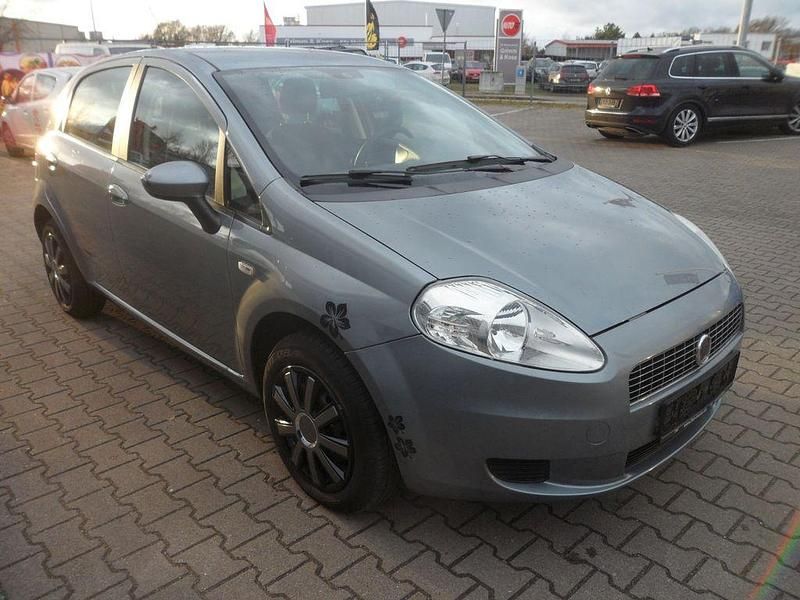 Grau Gebraucht 2008 Fiat Punto Limousine | 2.499 € (Fairer Preis) - Bild 1/4
