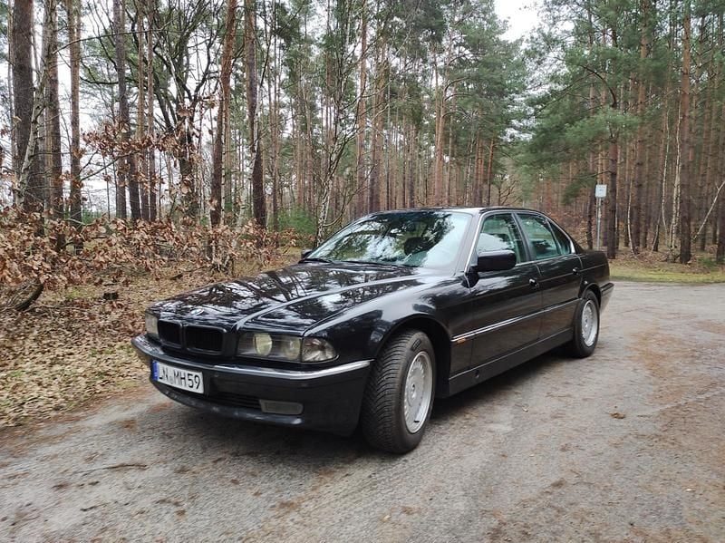 Schwarz Gebraucht 1996 BMW 728 Limousine | 4.100 € (Fairer Preis) - Bild 1/4