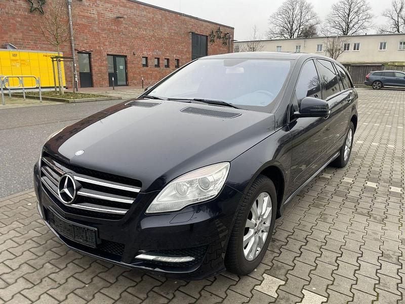 Schwarz Gebraucht 2010 Mercedes R350 Van / Kleinbus | 9.500 € (Guter Preis) - Bild 1/4