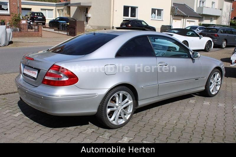 Gebraucht Mercedes CLK320 Avantgarde 218 PS (160 kW) 2002 Silber Coupé